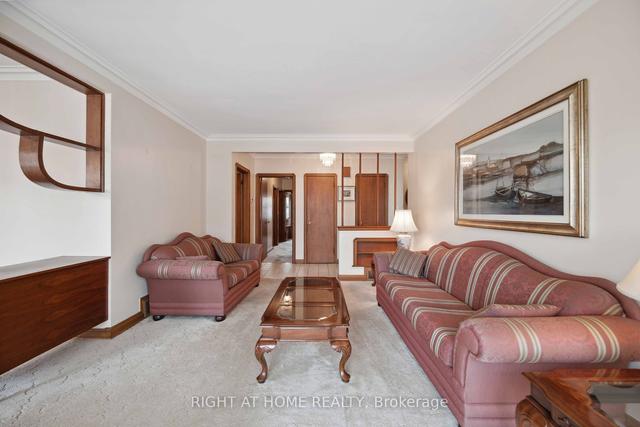 40 Winston Park Blvd, House detached with 3 bedrooms, 2 bathrooms and 5 parking in Toronto ON | Image 32