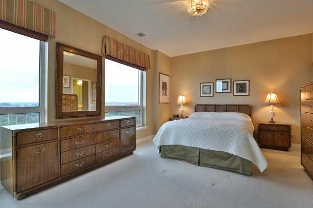 uph #1 - 40 Old Mill Rd, Condo with 2 bedrooms, 3 bathrooms and 0 parking in Oakville ON | Image 9