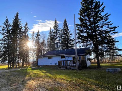 54001 Highway 661, House detached with 3 bedrooms, 1 bathrooms and null parking in Woodlands County AB | Card Image