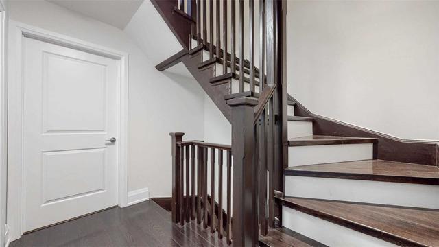 th37 - 9 Oakburn Cres, Townhouse with 3 bedrooms, 3 bathrooms and 2 parking in Toronto ON | Image 5