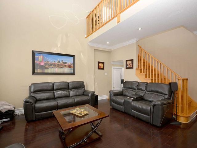 112 Stoneylake Ave, House detached with 3 bedrooms, 4 bathrooms and 6 parking in Brampton ON | Image 5