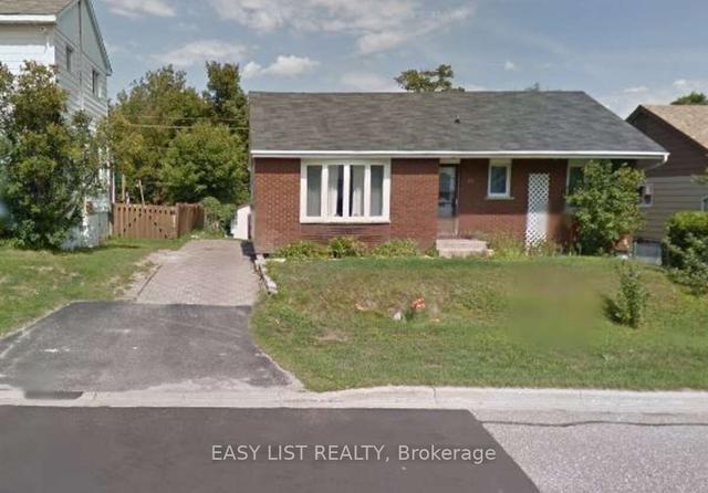 40 Hutchison Ave, House detached with 3 bedrooms, 2 bathrooms and 2 parking in Elliot Lake ON | Image 1