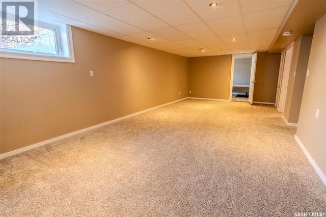 332 31st Street, House detached with 4 bedrooms, 2 bathrooms and null parking in Battleford SK | Image 19