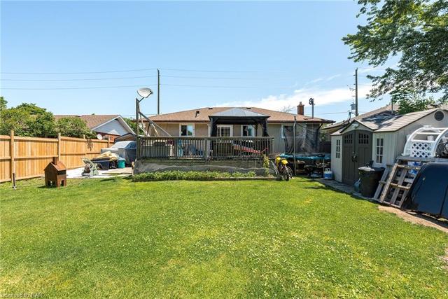 100 Jacobson Avenue, House detached with 3 bedrooms, 1 bathrooms and null parking in St. Catharines ON | Image 8