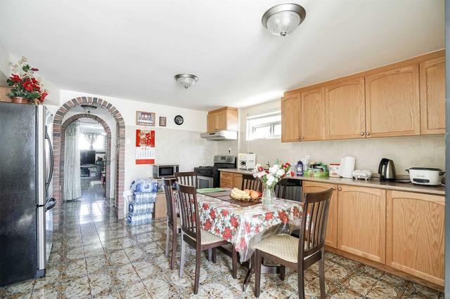47 Cobb Ave, House semidetached with 3 bedrooms, 2 bathrooms and 4 parking in Toronto ON | Image 11