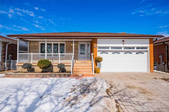 22 Bowhill Cres, House detached with 3 bedrooms, 2 bathrooms and 4 parking in Toronto ON | Image 1