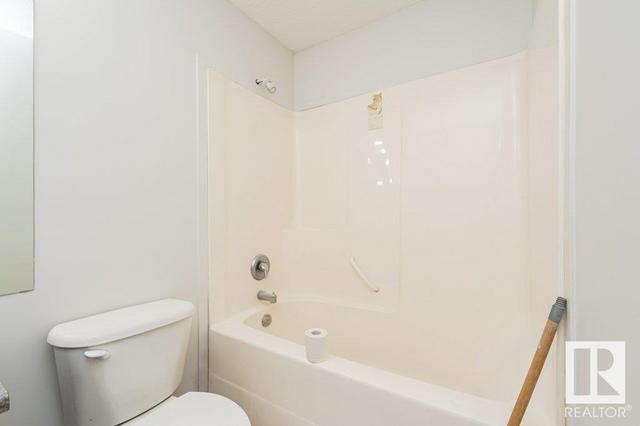 7314 166a Av Nw, House detached with 3 bedrooms, 2 bathrooms and null parking in Edmonton AB | Image 32