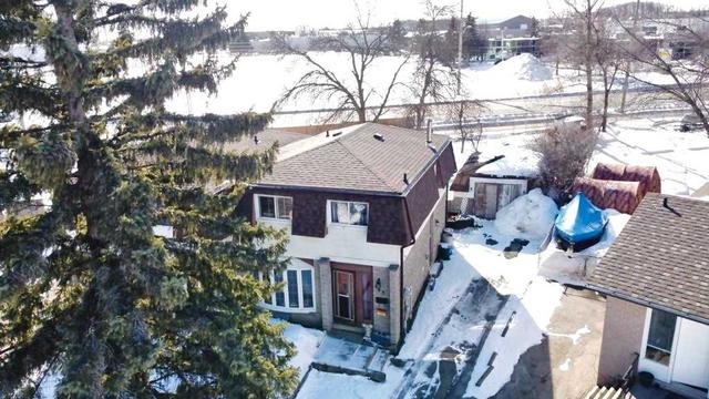 145 Burbank Cres, House semidetached with 4 bedrooms, 3 bathrooms and 3 parking in Orangeville ON | Image 2
