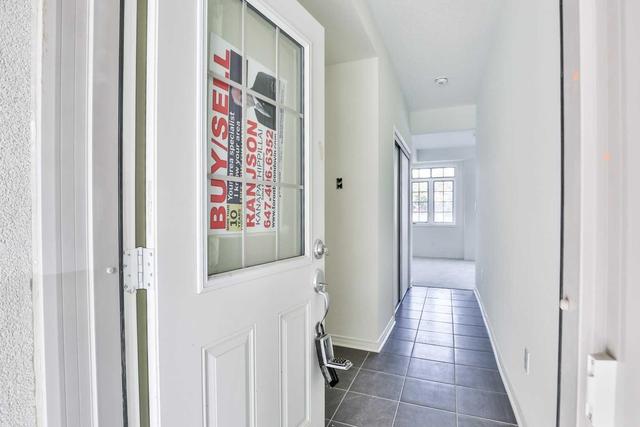 56 Harwood Ave N, Townhouse with 3 bedrooms, 2 bathrooms and 1 parking in Ajax ON | Image 2