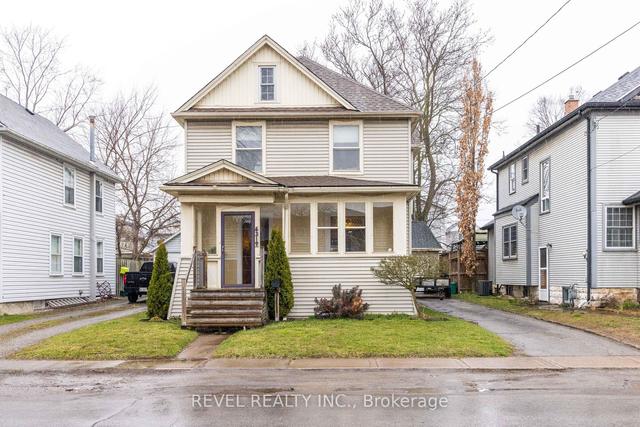 6319 Barker St, House detached with 4 bedrooms, 2 bathrooms and 4 parking in Niagara Falls ON | Image 1