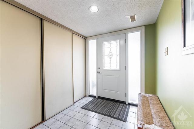 2045 Boake Street, Townhouse with 3 bedrooms, 3 bathrooms and 1 parking in Ottawa ON | Image 5