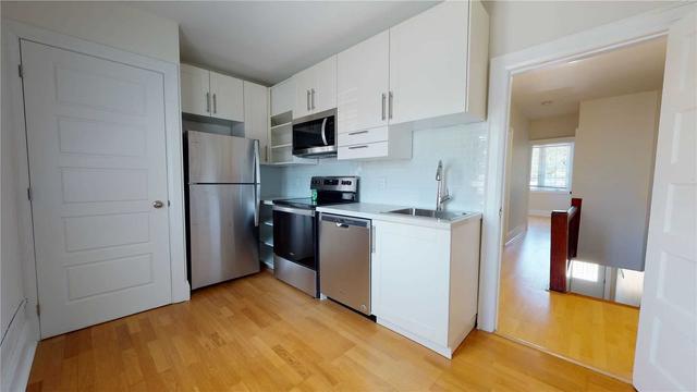 upper - 250 Gilbert Ave, House semidetached with 2 bedrooms, 1 bathrooms and 1 parking in Toronto ON | Image 6