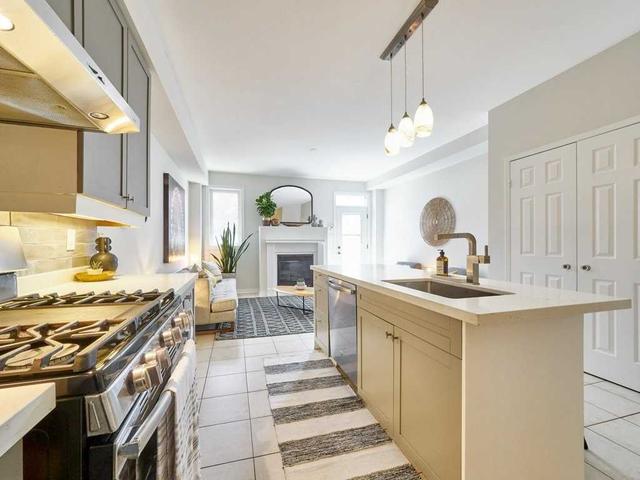 33 Whistle Post St, House semidetached with 3 bedrooms, 3 bathrooms and 1 parking in Toronto ON | Image 6