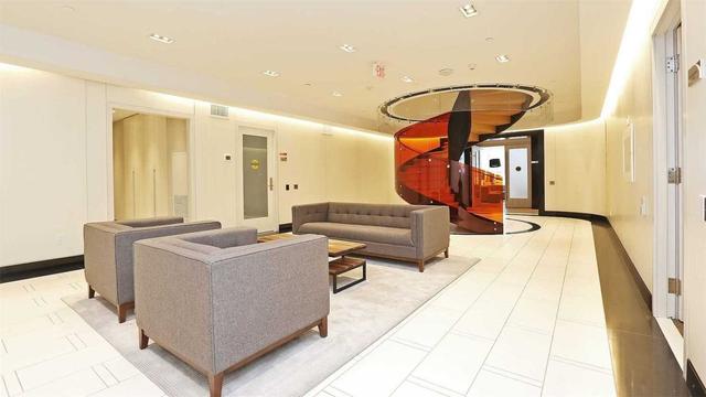 2502 - 30 Roehampton Ave, Condo with 2 bedrooms, 2 bathrooms and 0 parking in Toronto ON | Image 20
