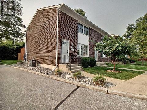 57 - 76 Olympus Crt, Townhouse with 3 bedrooms, 2 bathrooms and 2 parking in Sarnia ON | Card Image