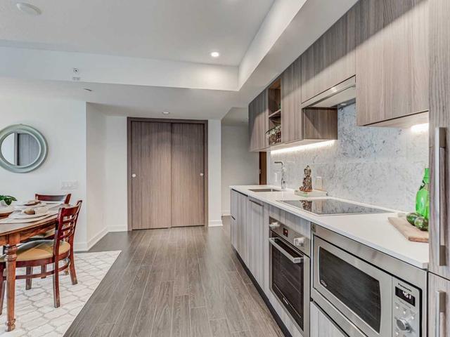 1106 - 17 Bathurst St, Condo with 1 bedrooms, 1 bathrooms and 1 parking in Toronto ON | Image 32