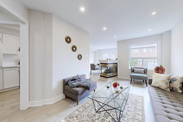 167 Kimono Cres, House attached with 3 bedrooms, 3 bathrooms and 2 parking in Richmond Hill ON | Image 36