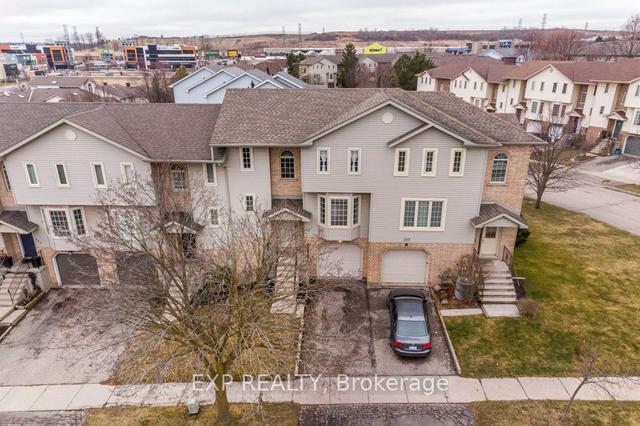 219 Baker St E, House attached with 3 bedrooms, 2 bathrooms and 2 parking in Waterloo ON | Image 12