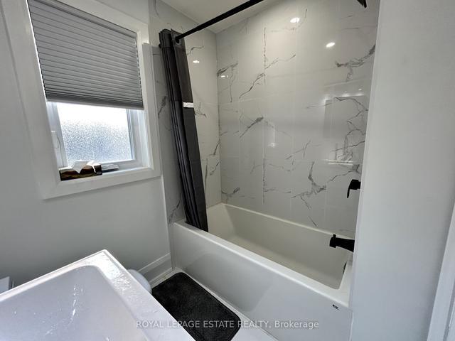 149 Delta St, House detached with 2 bedrooms, 1 bathrooms and 1 parking in Toronto ON | Image 6