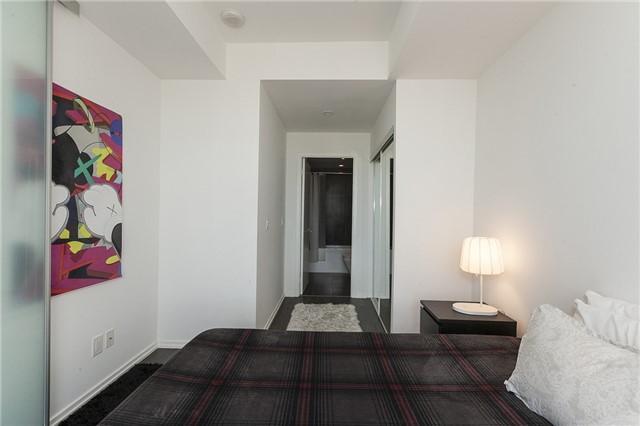 4001 - 70 Temperance St, Condo with 2 bedrooms, 2 bathrooms and null parking in Toronto ON | Image 10