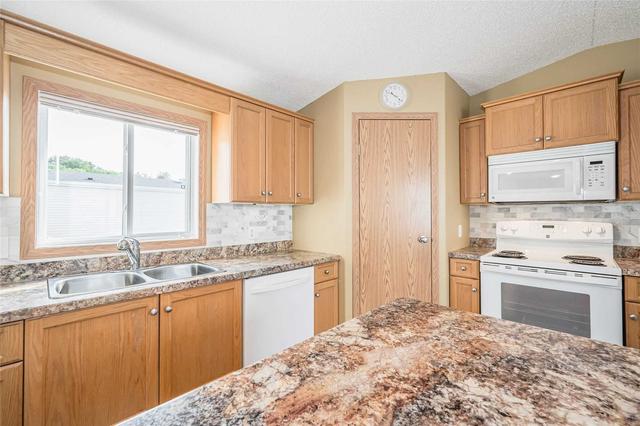 29 Olympia Ave, Condo with 2 bedrooms, 2 bathrooms and 3 parking in Puslinch ON | Image 9