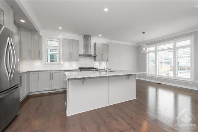 692 Willowmere Way, House detached with 4 bedrooms, 3 bathrooms and 4 parking in Ottawa ON | Image 14