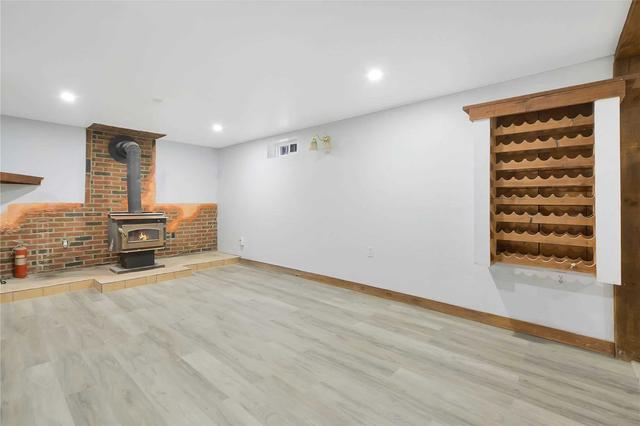 239 West 18th St, House detached with 3 bedrooms, 2 bathrooms and 2 parking in Hamilton ON | Image 2