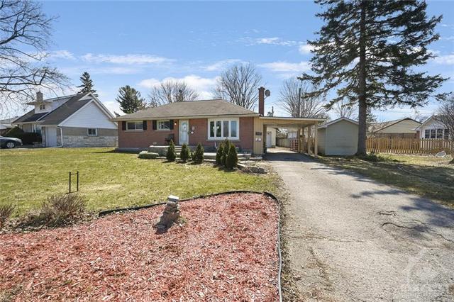 41 Bramshot Avenue, House detached with 5 bedrooms, 2 bathrooms and 4 parking in Brockville ON | Image 2
