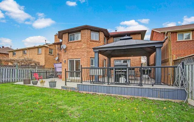 3993 Chadburn Cres, House detached with 4 bedrooms, 4 bathrooms and 8 parking in Mississauga ON | Image 26