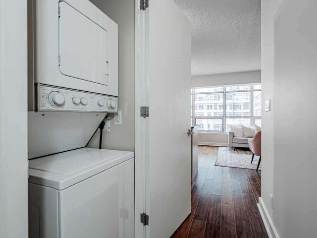 322 - 350 Wellington St W, Condo with 2 bedrooms, 2 bathrooms and 0 parking in Toronto ON | Image 14
