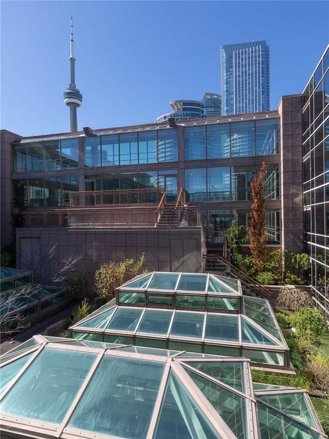 ph 1210 - 211 Queens Quay W, Condo with 4 bedrooms, 4 bathrooms and 3 parking in Toronto ON | Image 22
