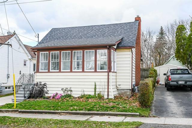 121 Beaver St, House detached with 4 bedrooms, 1 bathrooms and 5 parking in Thorold ON | Image 1