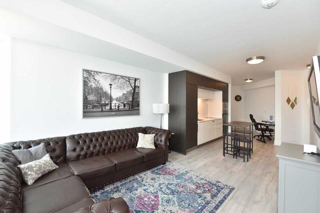 514 - 1 Edgewater Dr, Condo with 1 bedrooms, 1 bathrooms and 0 parking in Toronto ON | Image 8