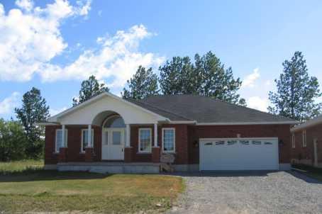 9 Selena Cres, House detached with 2 bedrooms, 2 bathrooms and 2 parking in Kawartha Lakes ON | Image 1