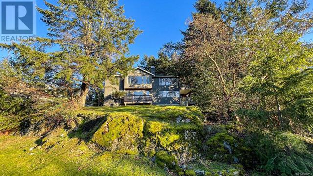 658 Rason Rd, House detached with 5 bedrooms, 4 bathrooms and 5 parking in Langford BC | Image 2