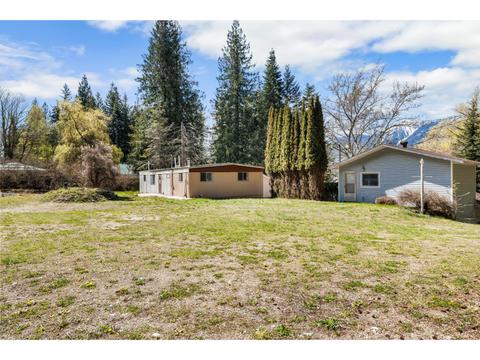 12830 Highway 3a, House detached with 3 bedrooms, 1 bathrooms and null parking in Central Kootenay A BC | Card Image