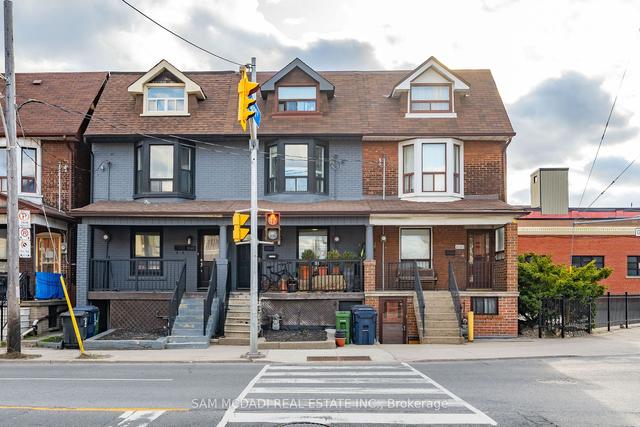 1050 Ossington Ave, House attached with 4 bedrooms, 2 bathrooms and 2 parking in Toronto ON | Image 12