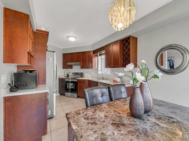 80 Lynch Circ, House detached with 3 bedrooms, 4 bathrooms and 2 parking in Guelph ON | Image 7