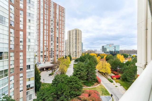 804 - 18 Concorde Pl, Condo with 2 bedrooms, 2 bathrooms and 1 parking in Toronto ON | Image 19