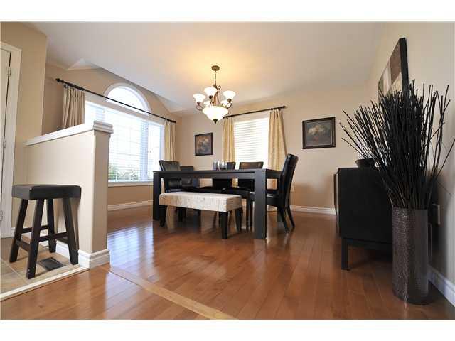 104 Seline Cres, House detached with 2 bedrooms, 3 bathrooms and null parking in Barrie ON | Image 4