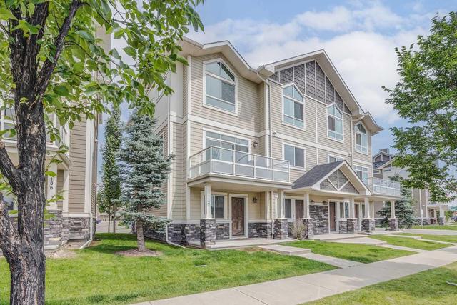 112 Skyview Ranch Road Ne, Home with 2 bedrooms, 2 bathrooms and 1 parking in Calgary AB | Image 2