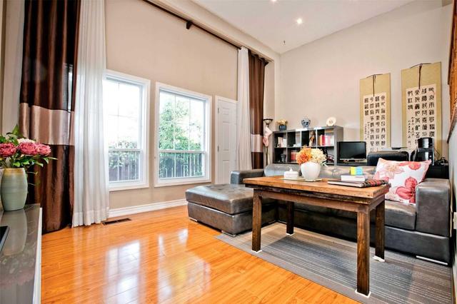18 - 81 Brookmill Blvd, Townhouse with 3 bedrooms, 2 bathrooms and 1 parking in Toronto ON | Image 5