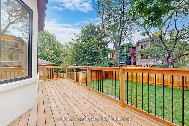 233 Carmichael Ave E, House detached with 5 bedrooms, 5 bathrooms and 4 parking in Toronto ON | Image 30