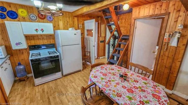 692 Dorcas Bay Rd, House detached with 2 bedrooms, 1 bathrooms and 12 parking in Northern Bruce Peninsula ON | Image 3