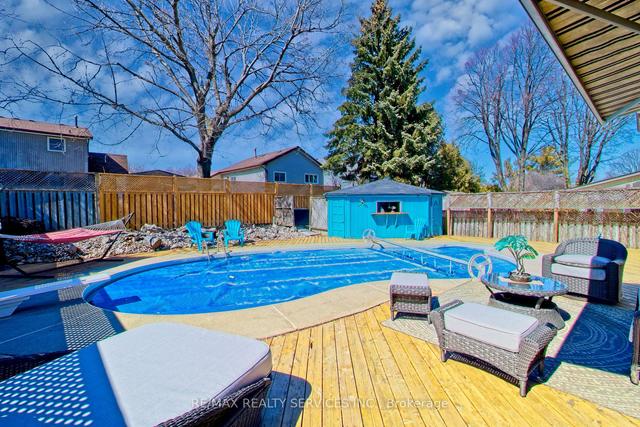 22 Longbourne Cres, House detached with 3 bedrooms, 2 bathrooms and 7 parking in Brampton ON | Image 32