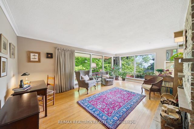 3 Ledge Rd, House detached with 4 bedrooms, 2 bathrooms and 7 parking in Toronto ON | Image 5