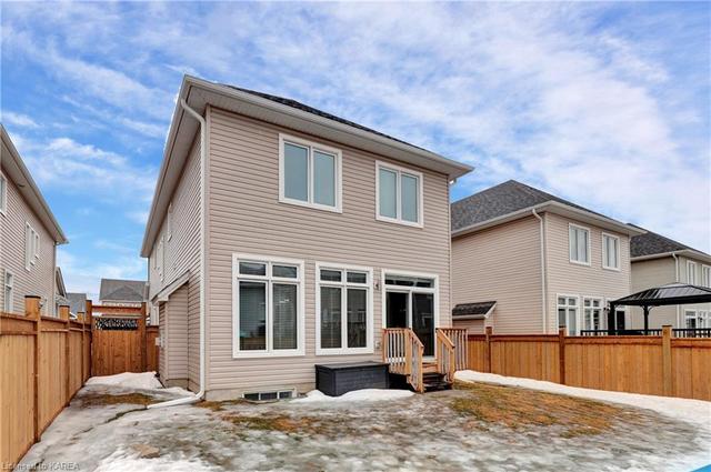 617 Halloway Drive, House detached with 4 bedrooms, 2 bathrooms and 6 parking in Kingston ON | Image 4