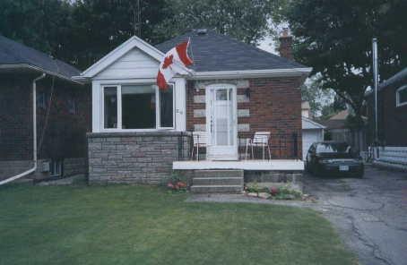 86 Queens Ave, House detached with 2 bedrooms, 3 bathrooms and 5 parking in Toronto ON | Image 1
