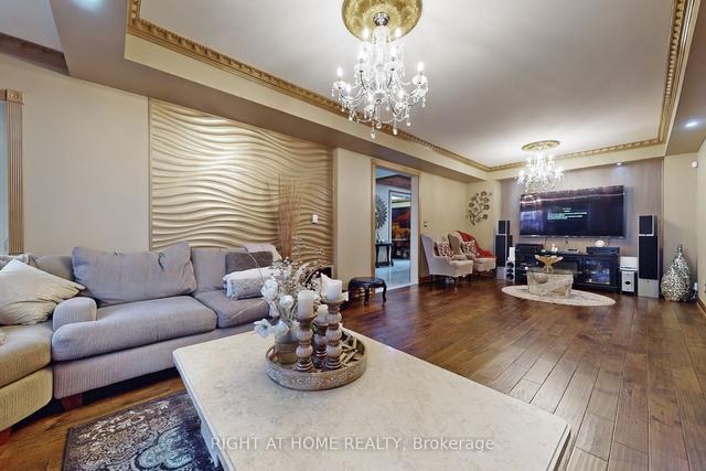 60 Rosemount Dr, House detached with 5 bedrooms, 7 bathrooms and 4 parking in Toronto ON | Image 8
