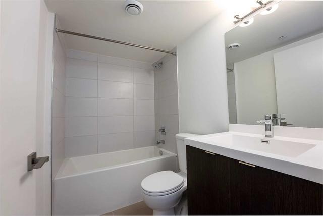 2308 - 89 Mcgill St, Condo with 3 bedrooms, 2 bathrooms and 1 parking in Toronto ON | Image 9